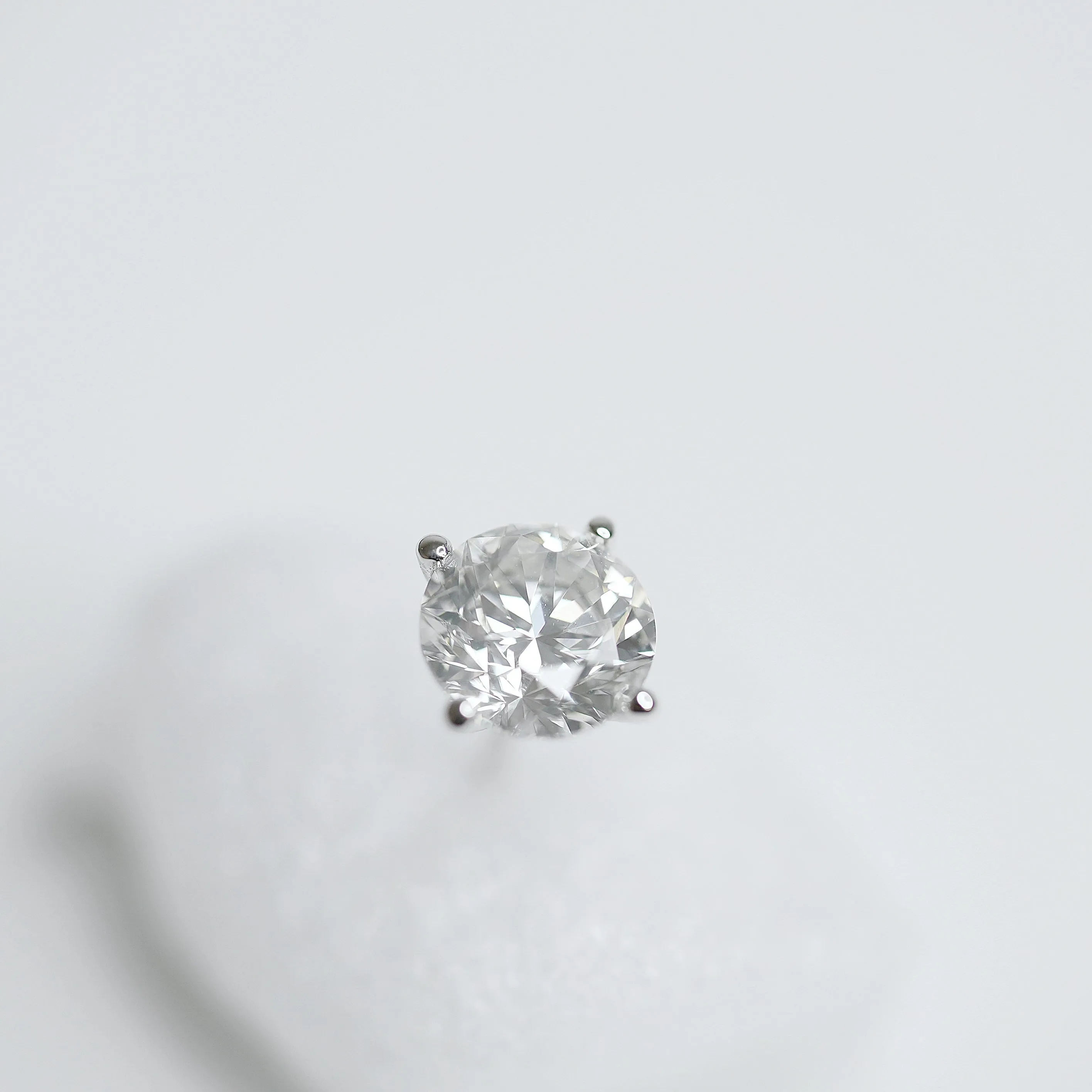 2,00 Karat Diamant-Ohrring  SI 2 Rundschliff