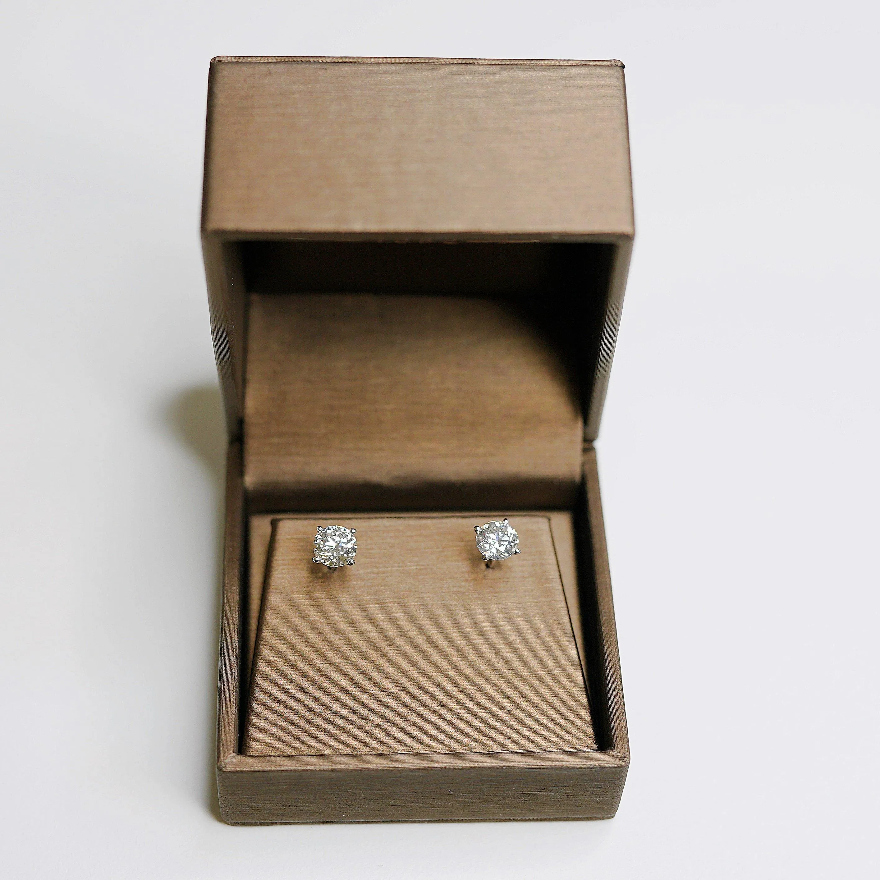 2,00 Karat Diamant-Ohrring  SI 2 Rundschliff