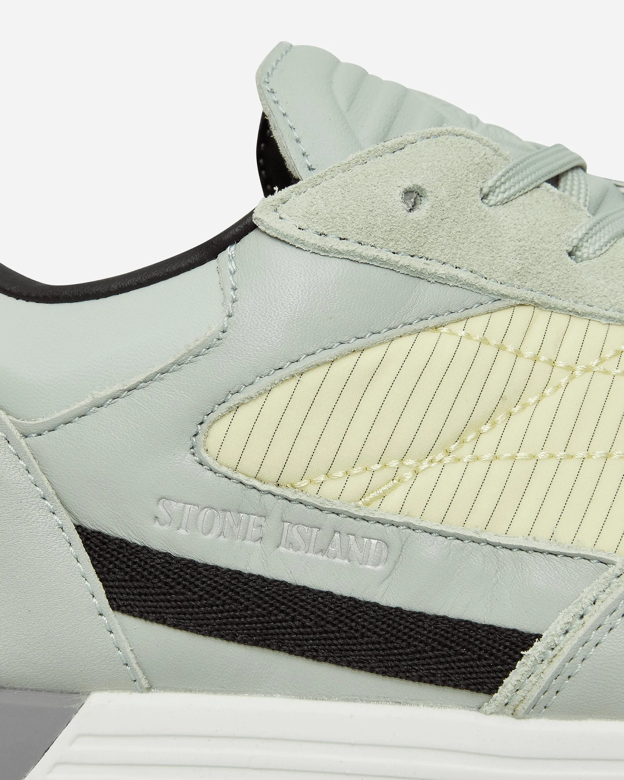 77FWS0202 Sneakers Grün