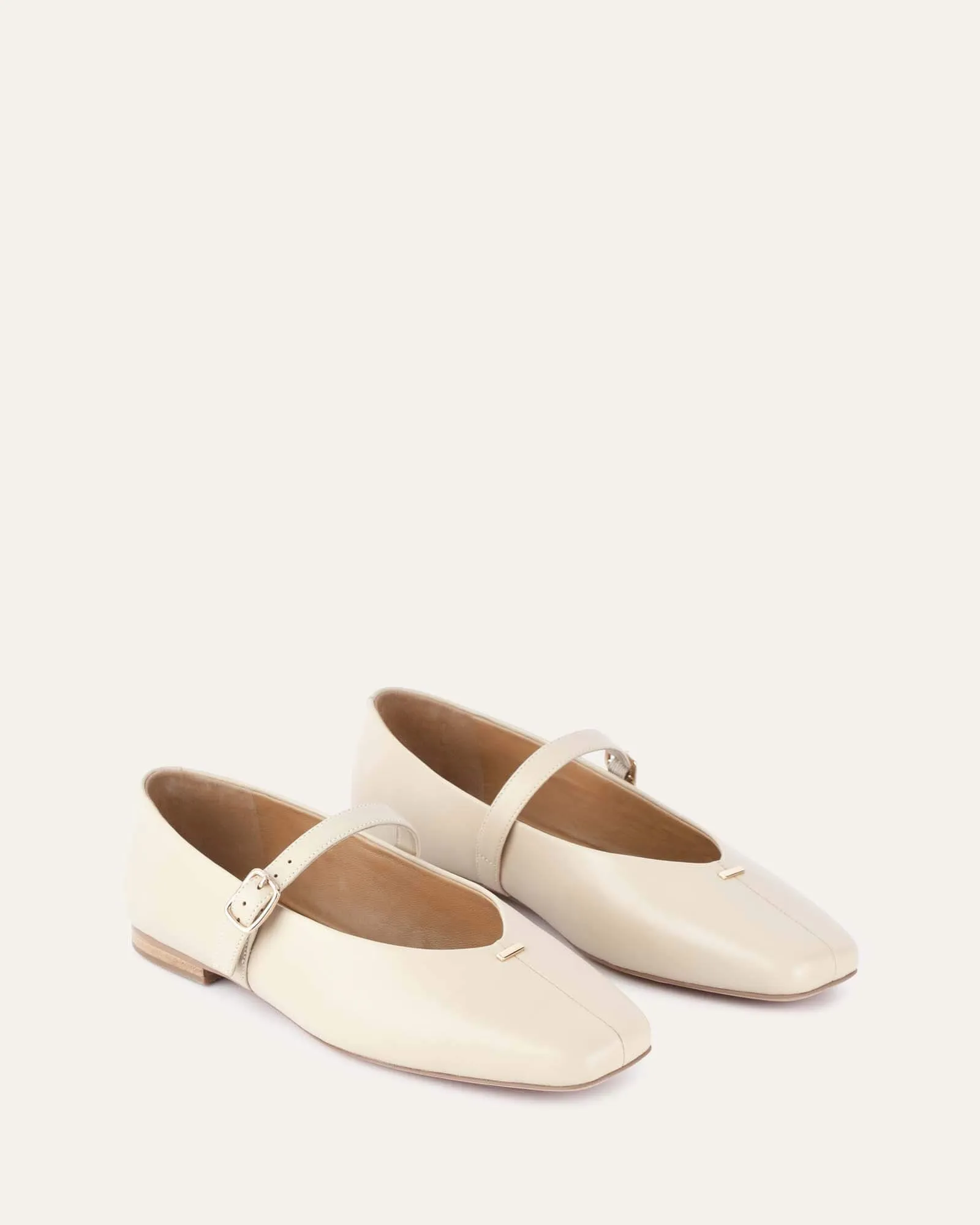 APRIL CASUAL FLATS SAND LEDER
