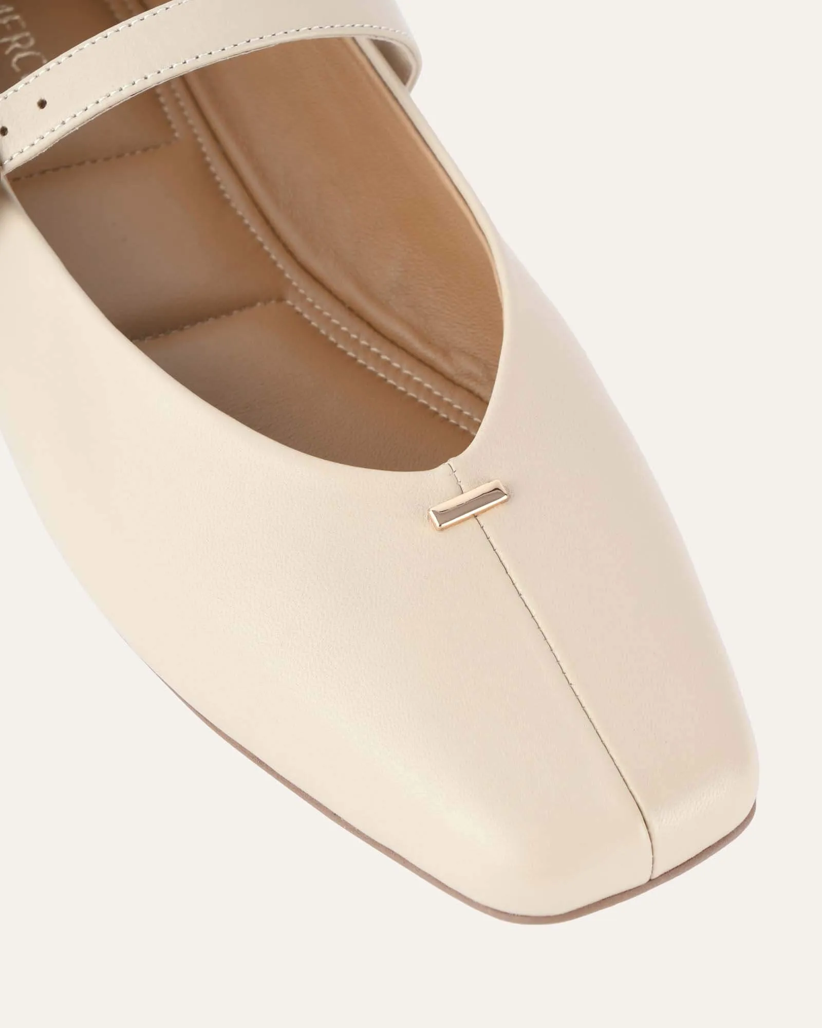 APRIL CASUAL FLATS SAND LEDER