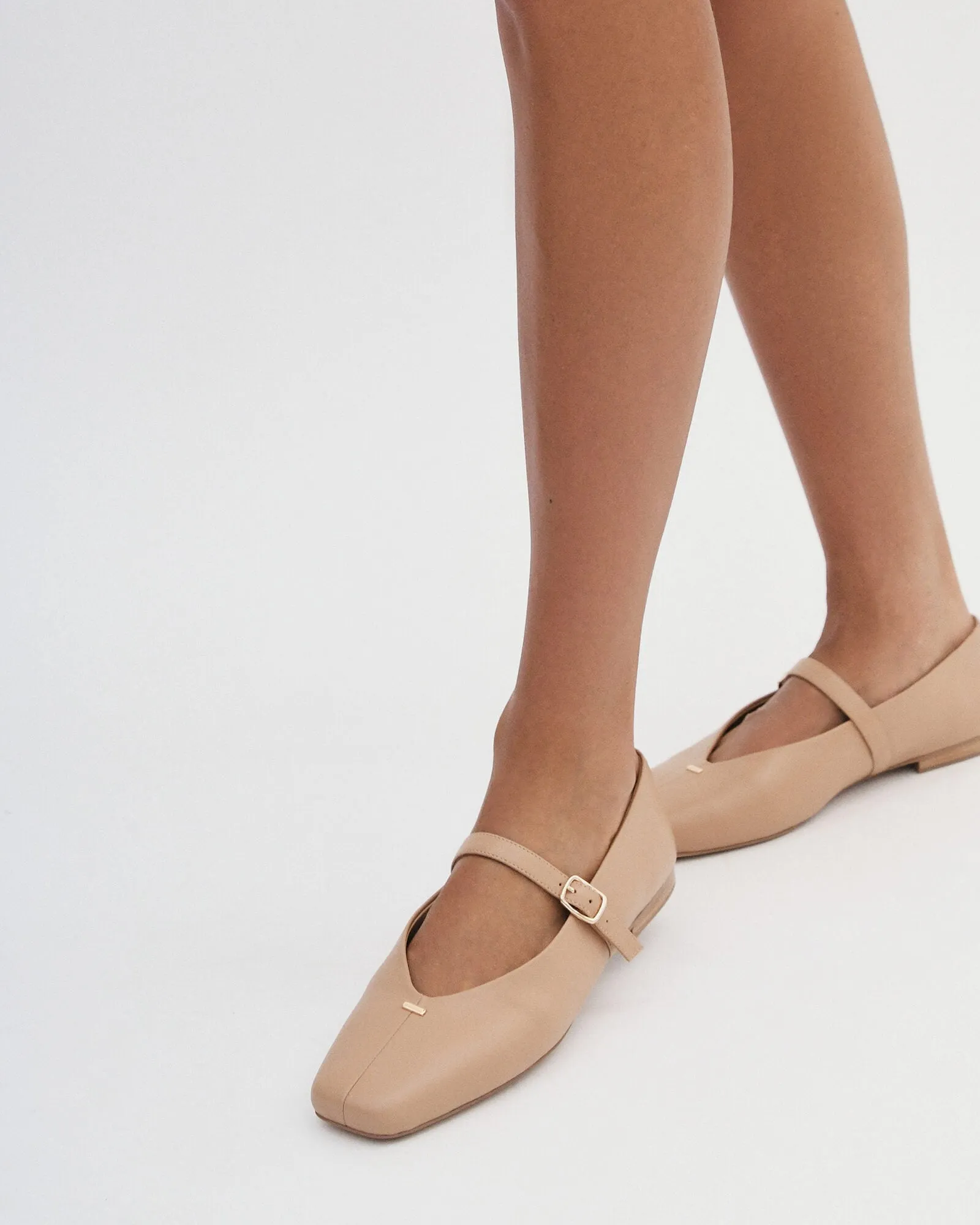 APRIL CASUAL FLATS BRAUNES LEDER
