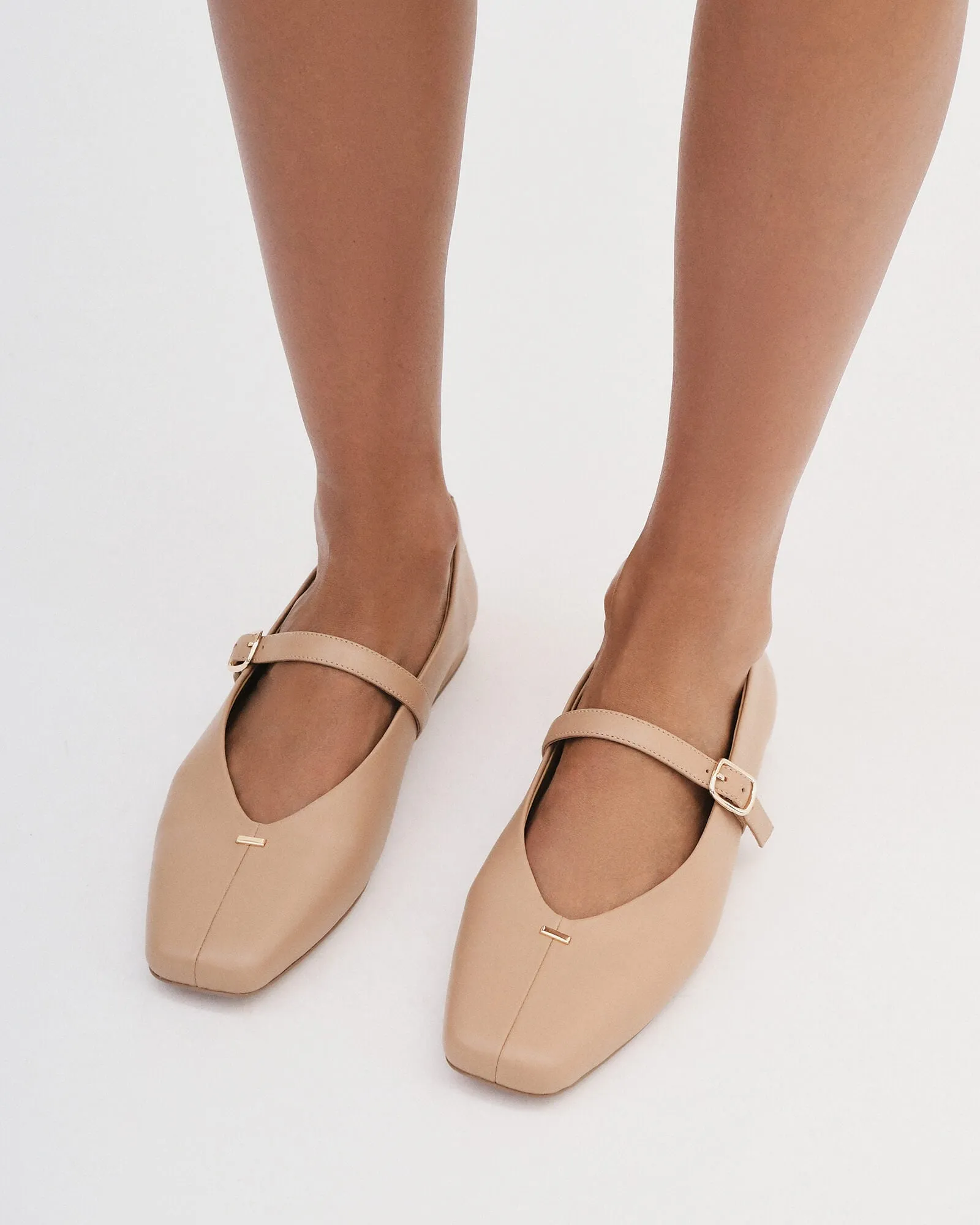 APRIL CASUAL FLATS BRAUNES LEDER