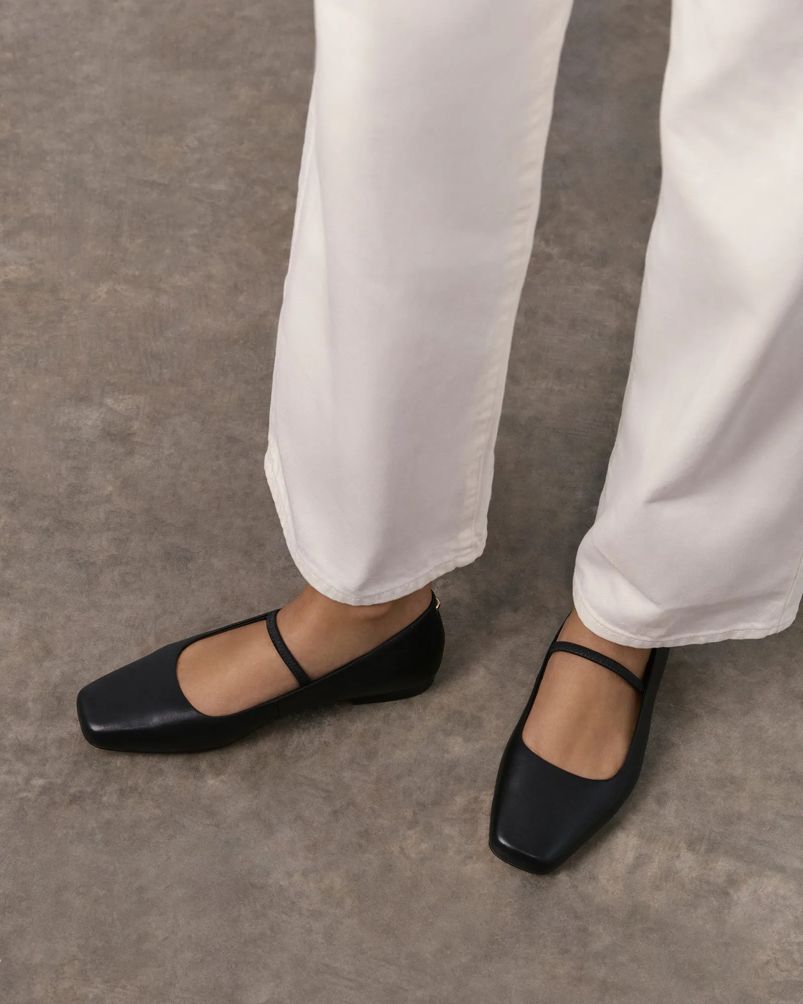 AVERY CASUAL FLATS SCHWARZES LEDER