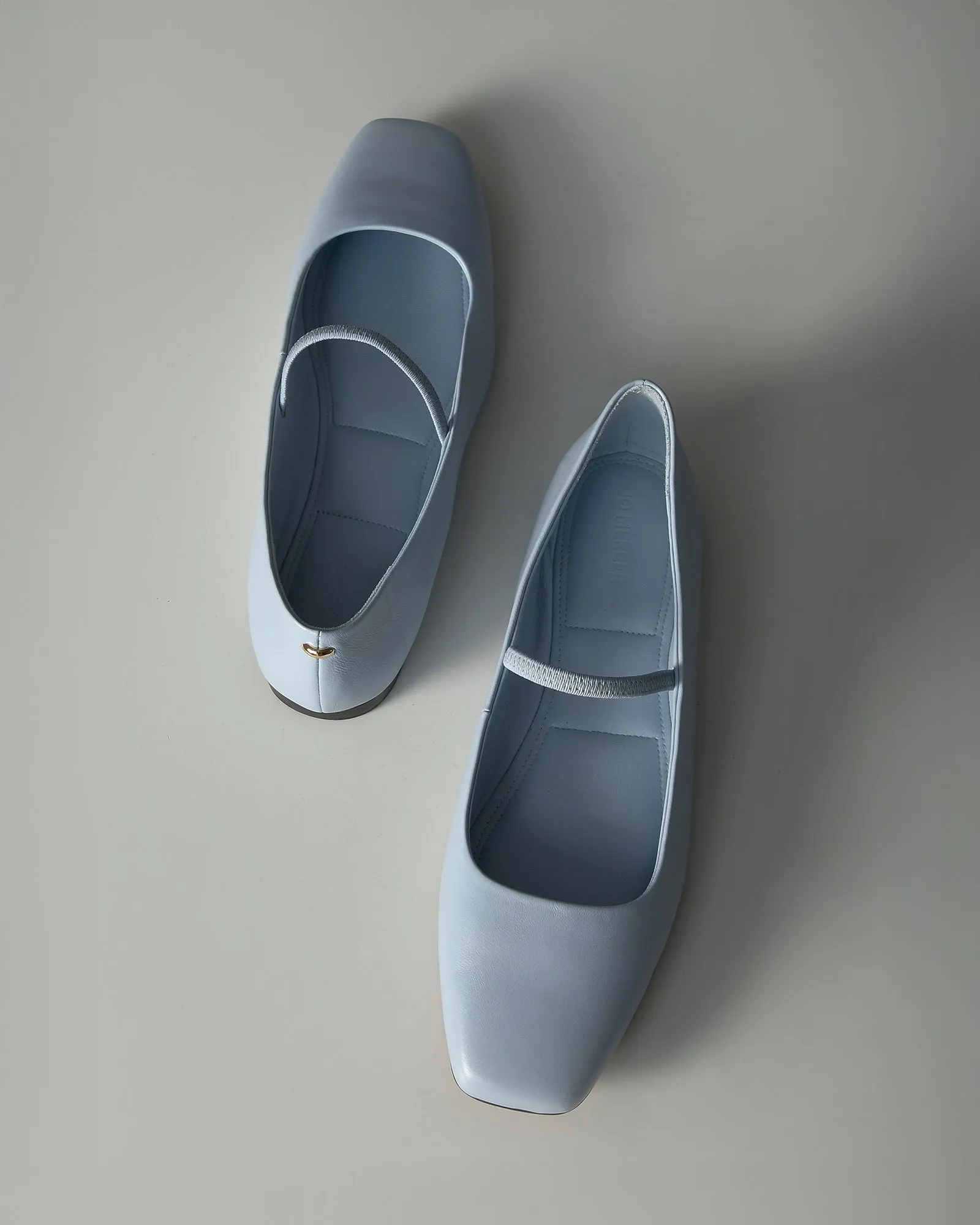 AVERY CASUAL FLATS NEBELBLAU LEDER