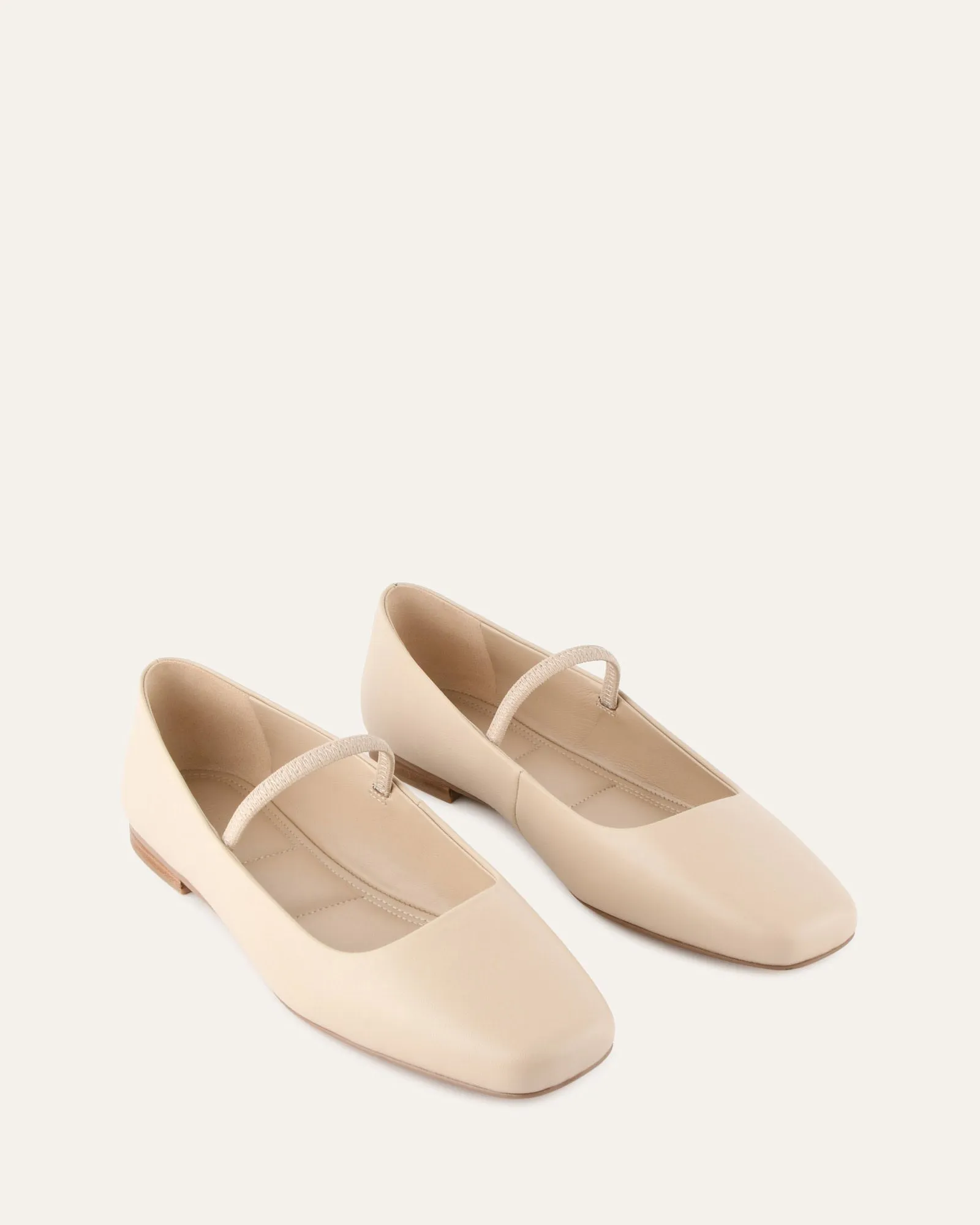 AVERY CASUAL FLATS SAND LEDER