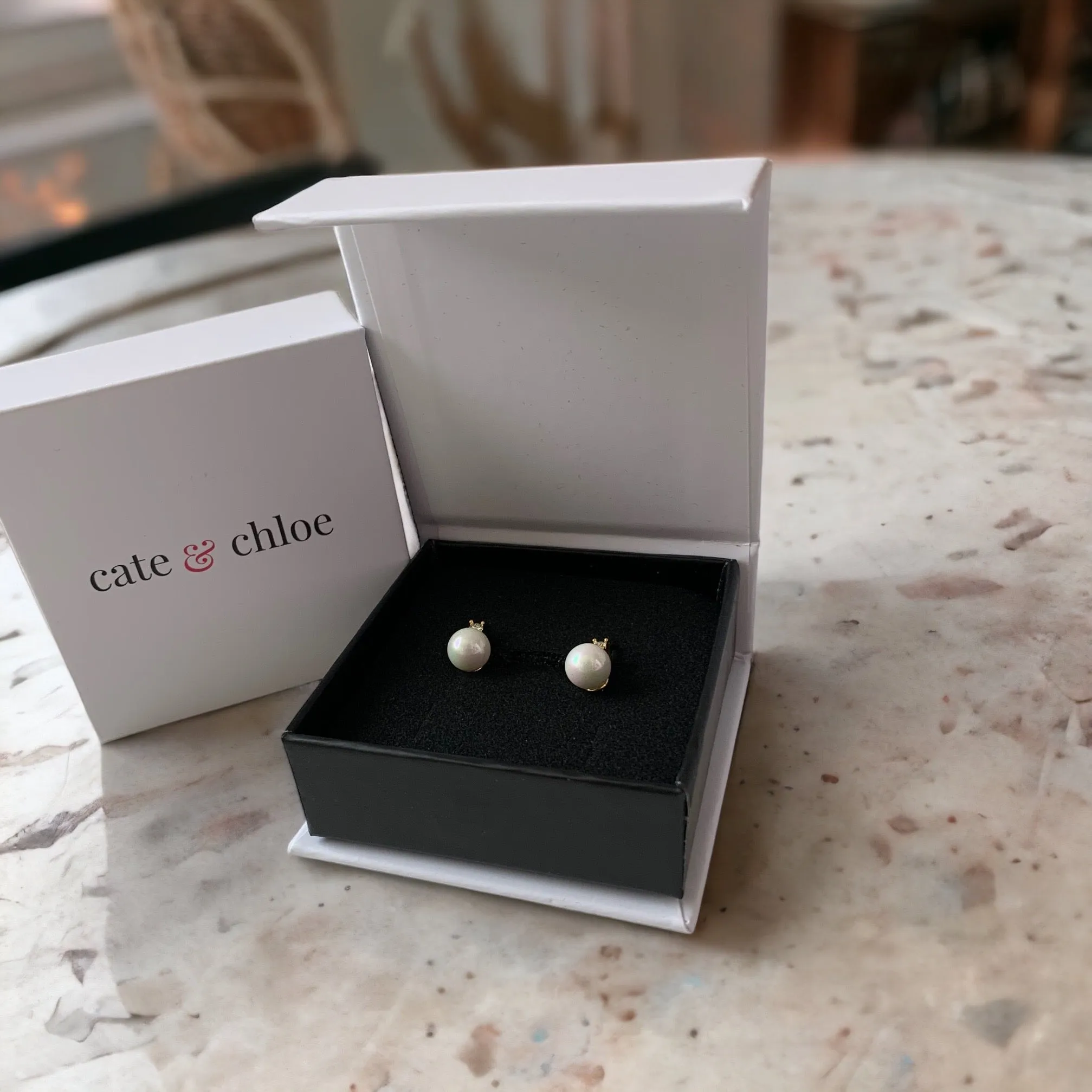 Cassie 18k Weißgold plattierte Perlen Ohrringe mit Swarovski Kristallen