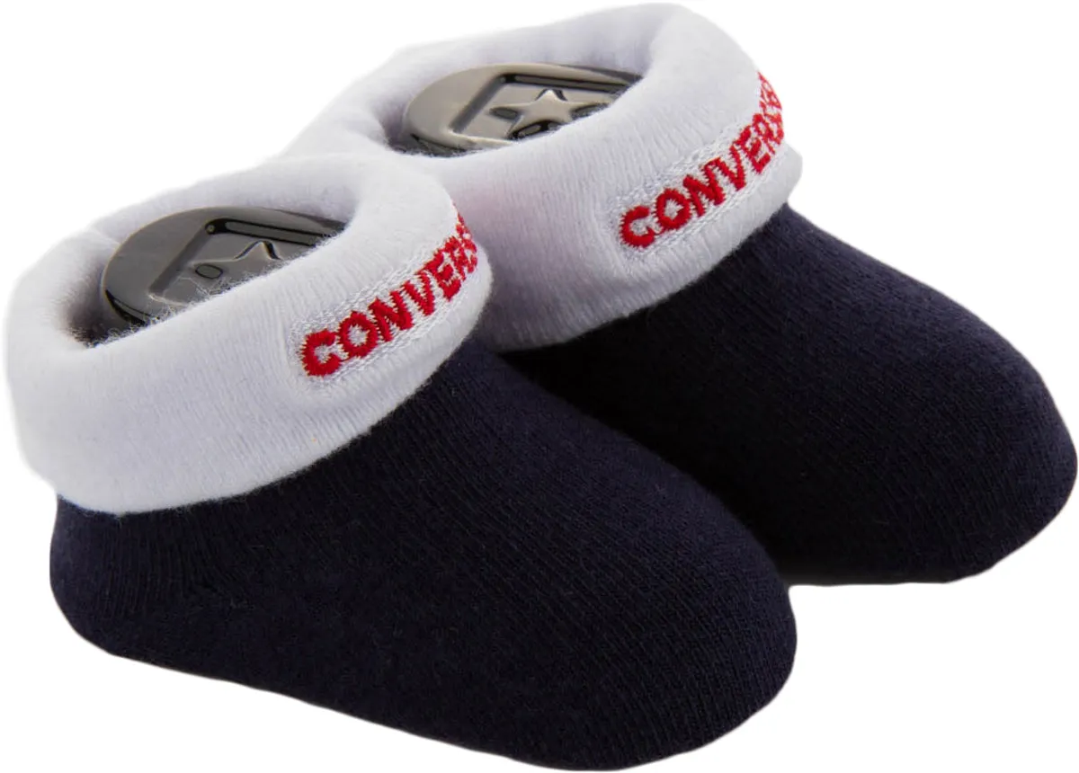 Converse Baby-Set in Weiß inklusive Schühchen, Mütze & Lätzchen