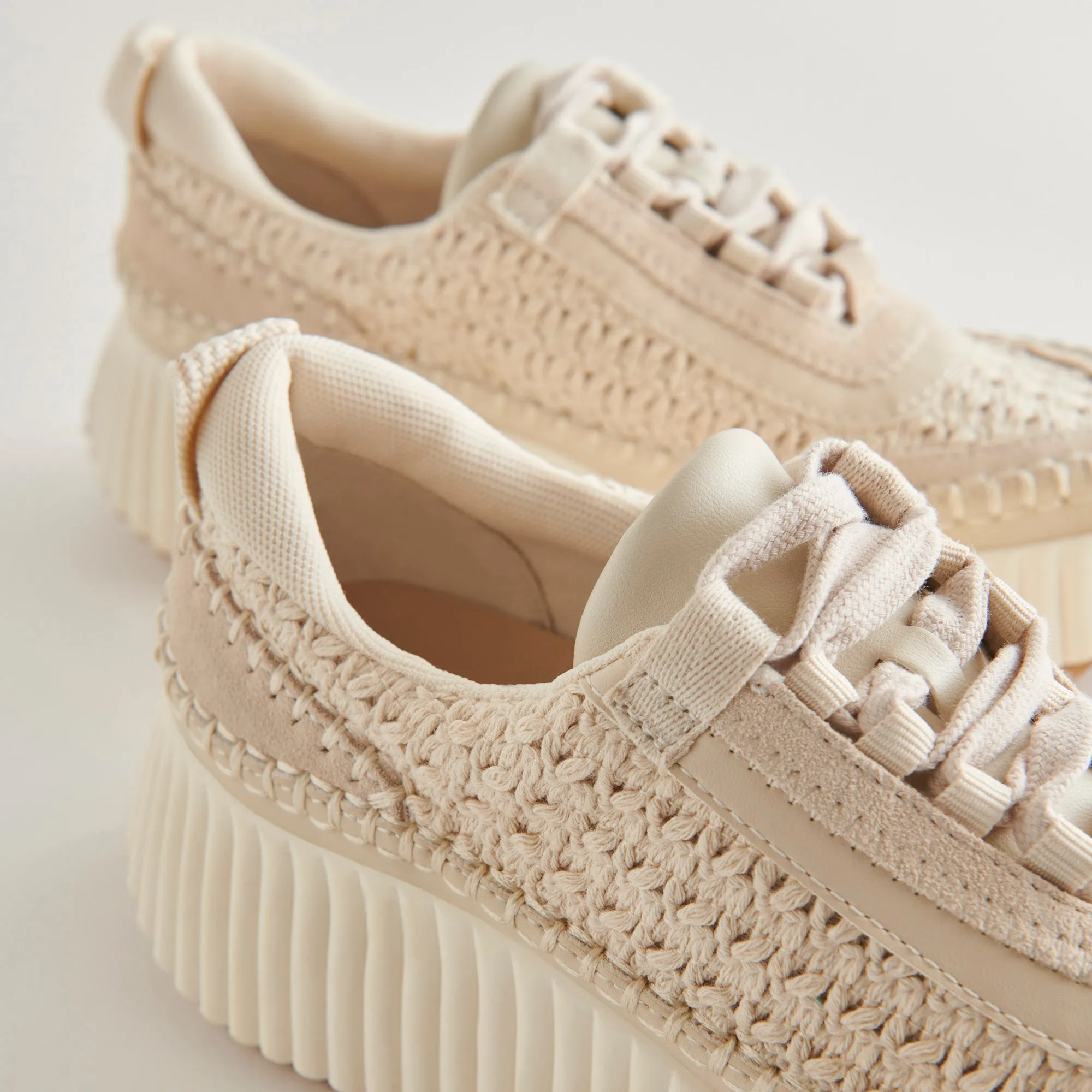 DOLEN SNEAKERS SANDSTONE GESTRICKT