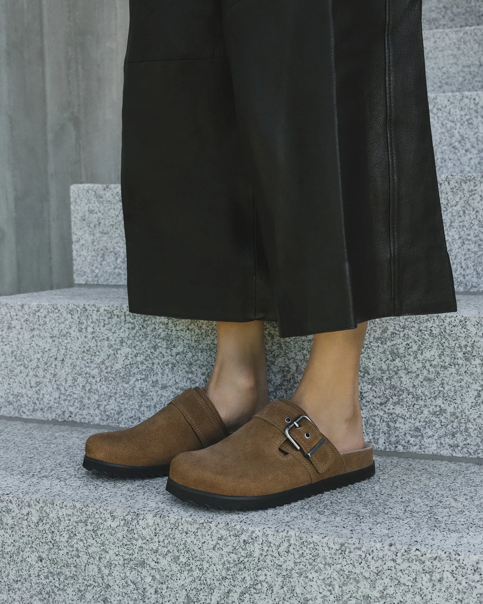 JUNO CASUAL FLATS BISKUIT WILDLEDER