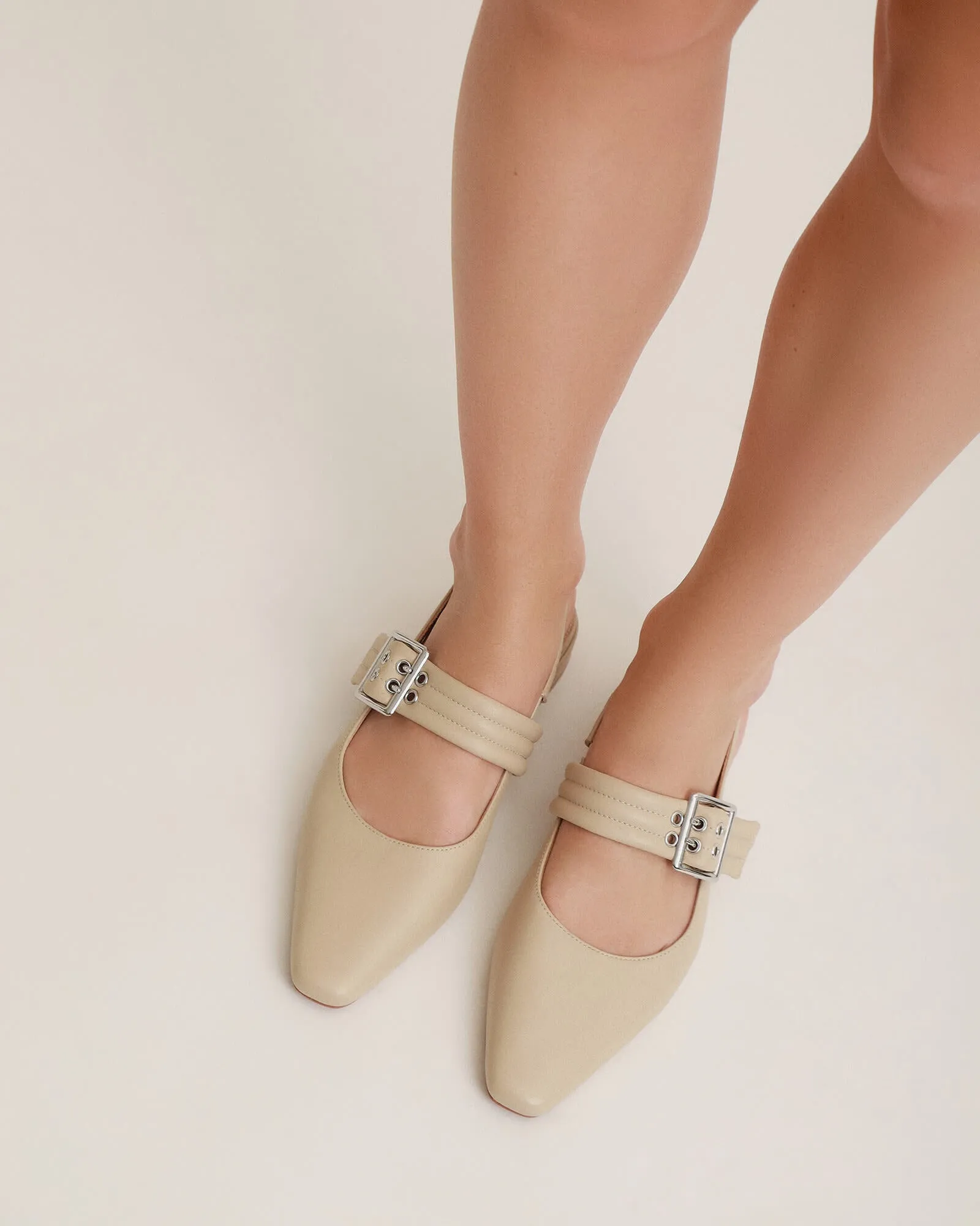 LONDON CASUAL FLATS SAND LEDER