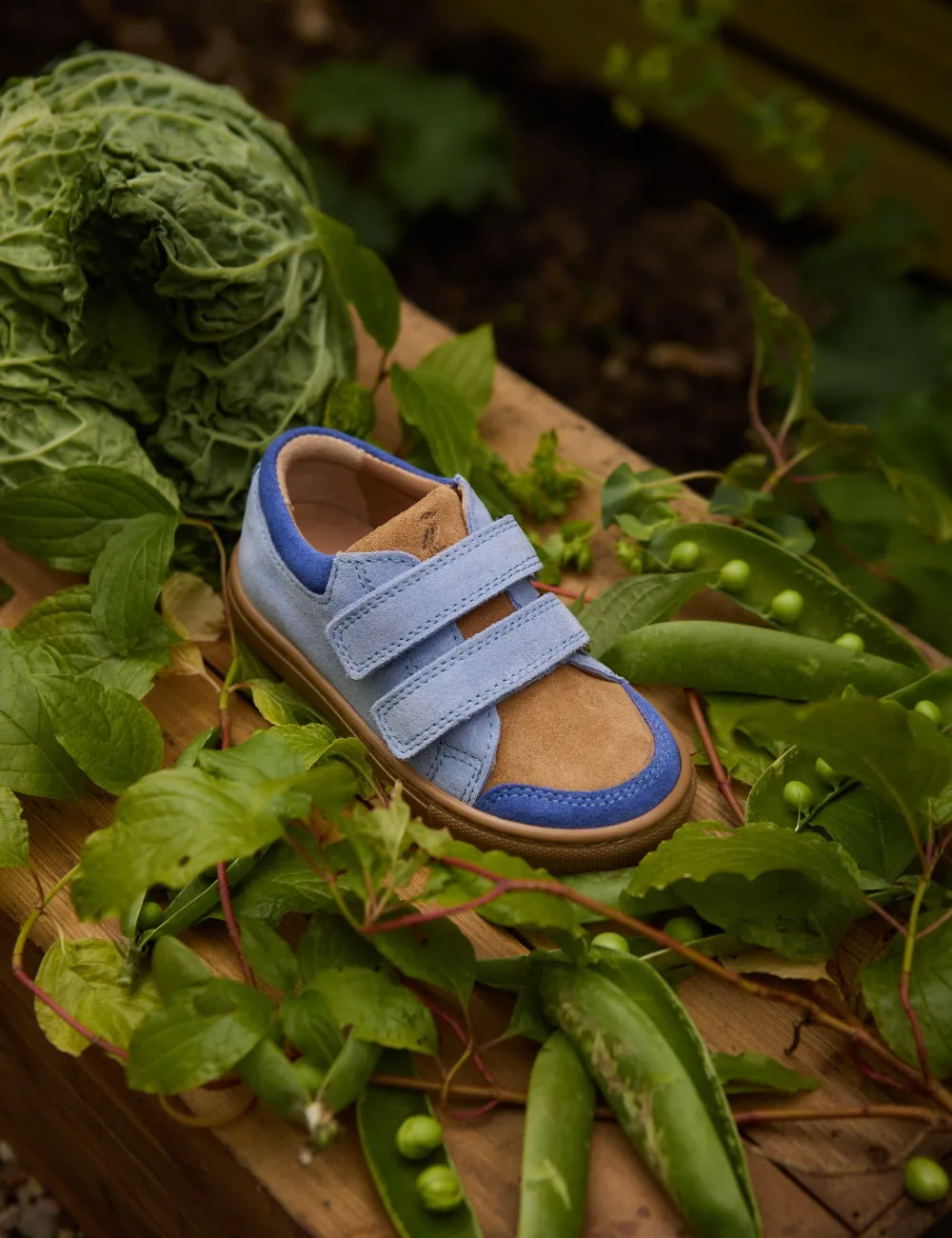 Niedrige Sneaker - Farbblock Himmel Wildleder