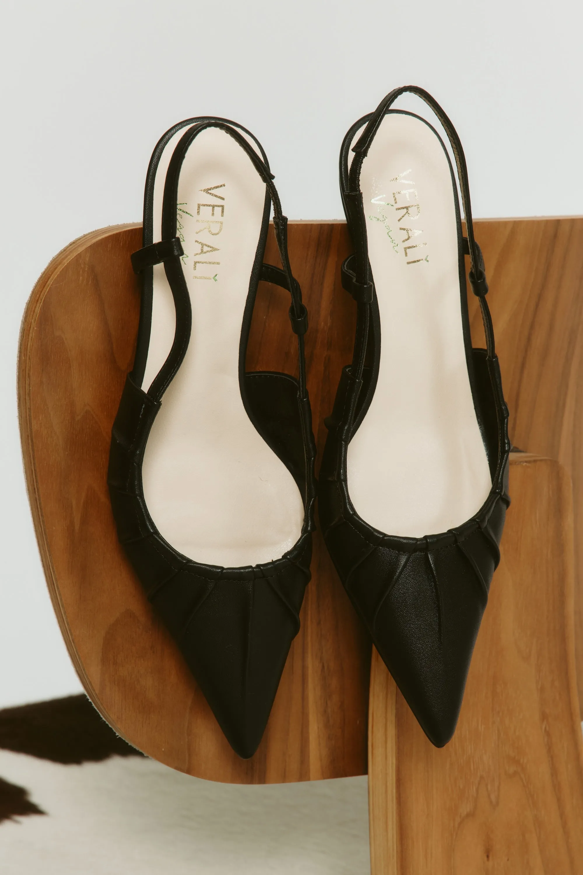 Lucius Slingback Kitten Heels - Schwarz
