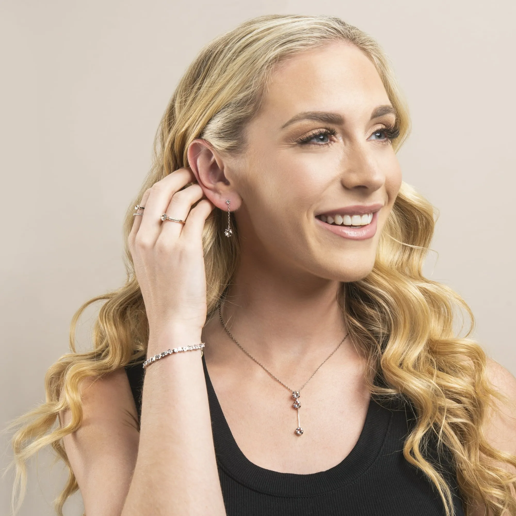 Luxus Swarovski Schmuck Jessie Ohrstecker mit Swarovski Kristallen in 18 Karat Weißgold beschichtet