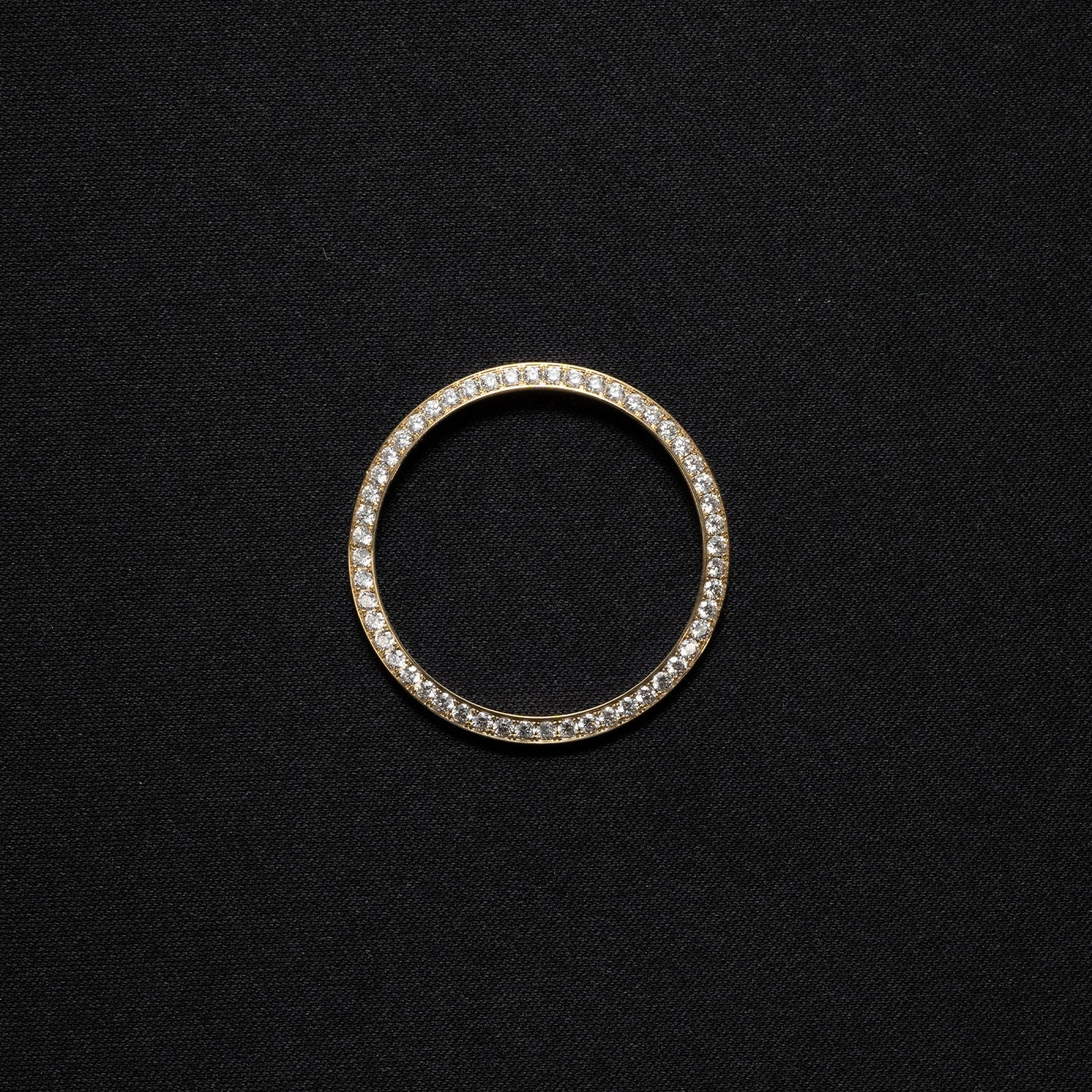 Lünette für Rolex Datejust 36 aus 750er Gelbgold mit 52 Brillanten, 1,37 ct. TW/VSi