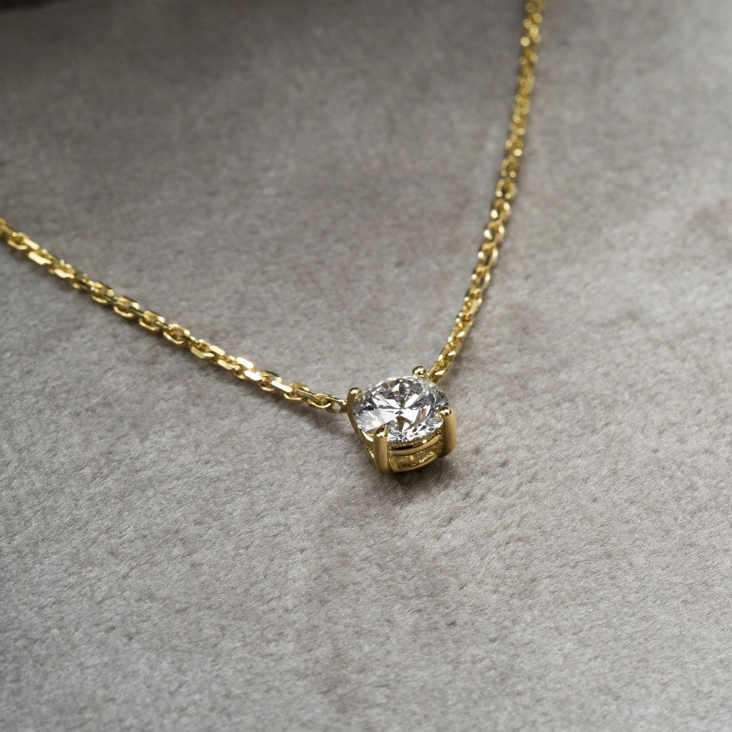 Necklace solitaire 750 yellow gold 1 brilliant 0.51ct. G/VS2 48cm