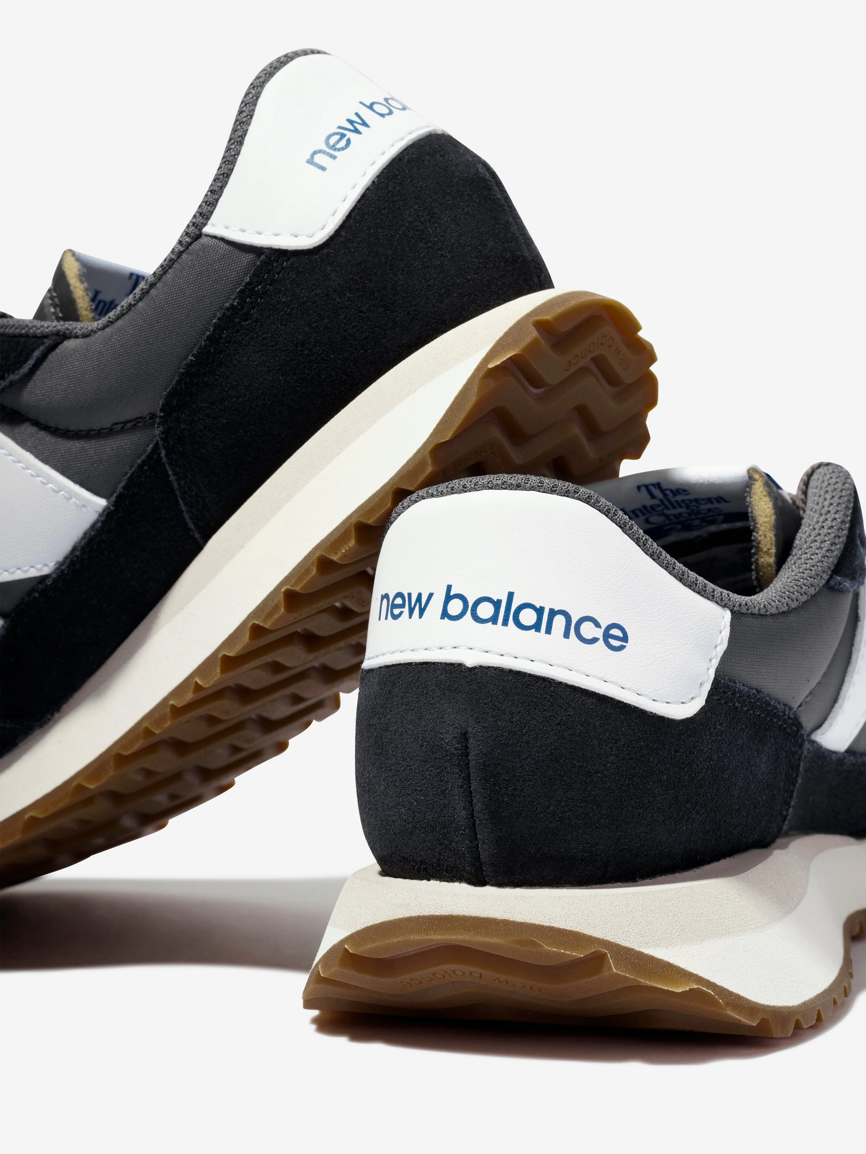 New Balance Kids 237 Schnürschuhe mit Logo in Schwarz