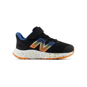 New Balance Kleinkind-Frischschaum Arishi v4 IAARIBS4 Schwarz/Blauer Achat/Leuchtendes Orange
