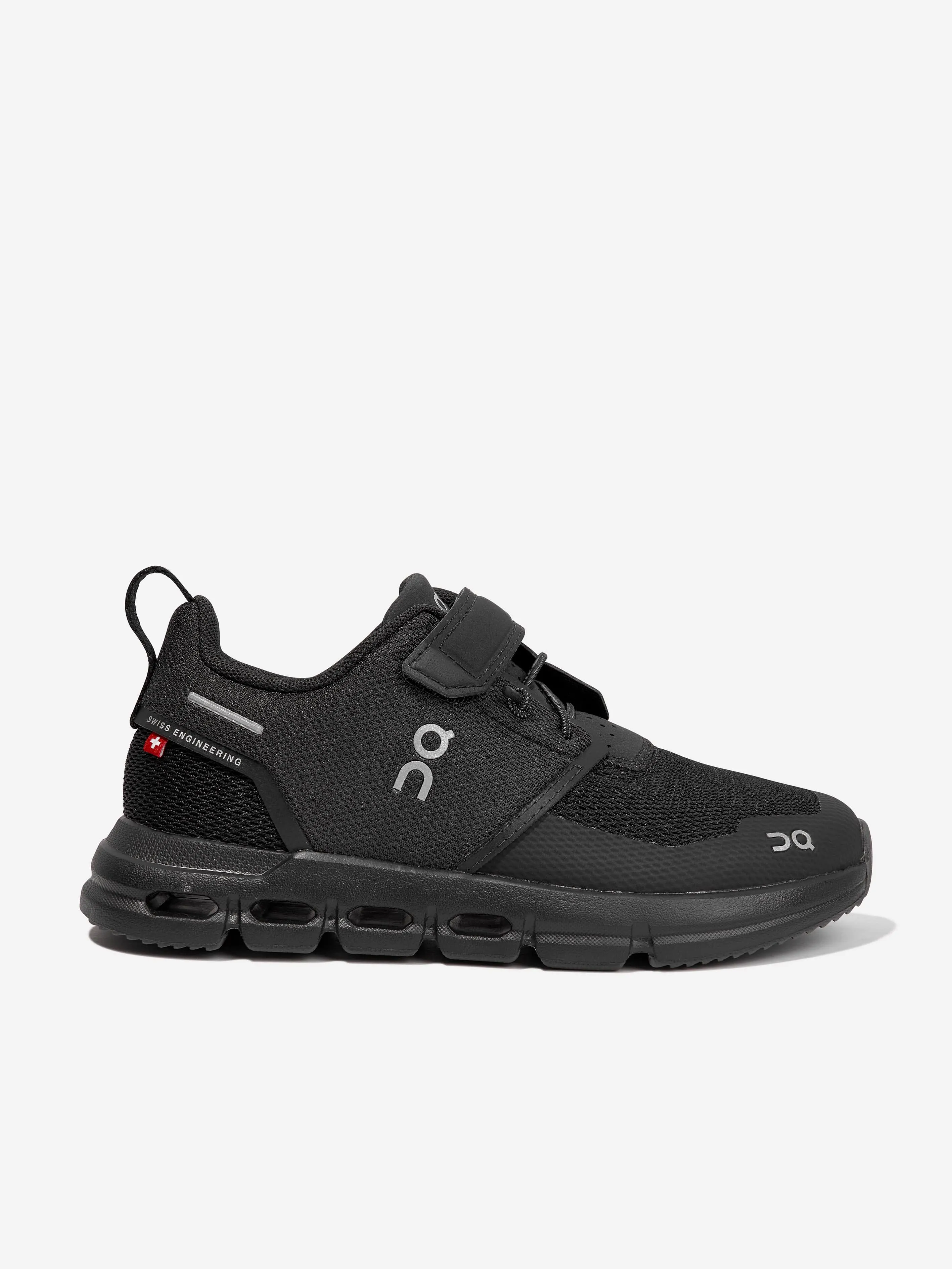 On Running Kids Cloud Play Turnschuhe in Schwarz