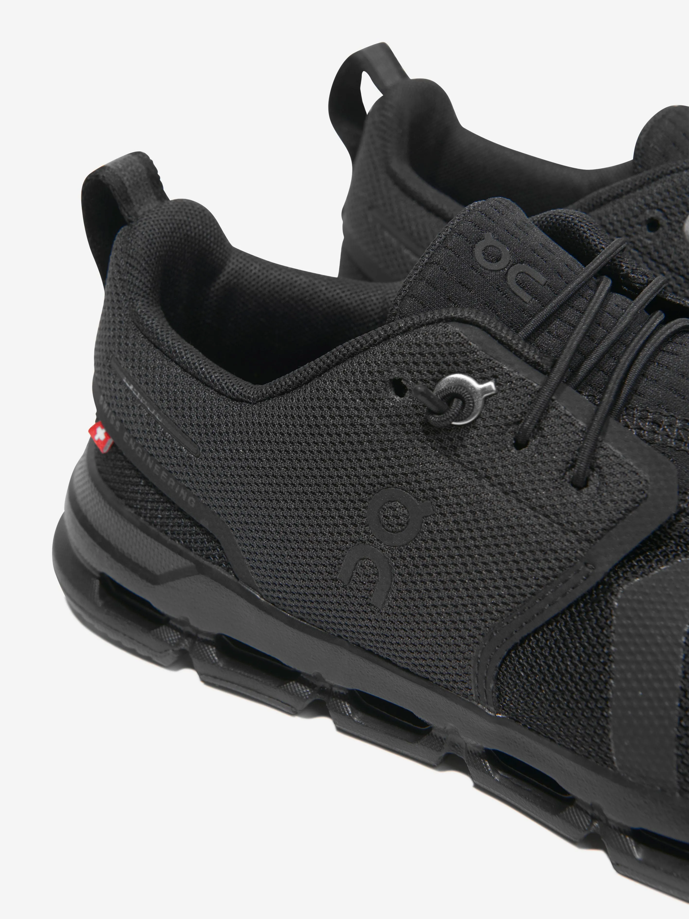 On Running Kids Cloud Sky Trainers in Schwarz