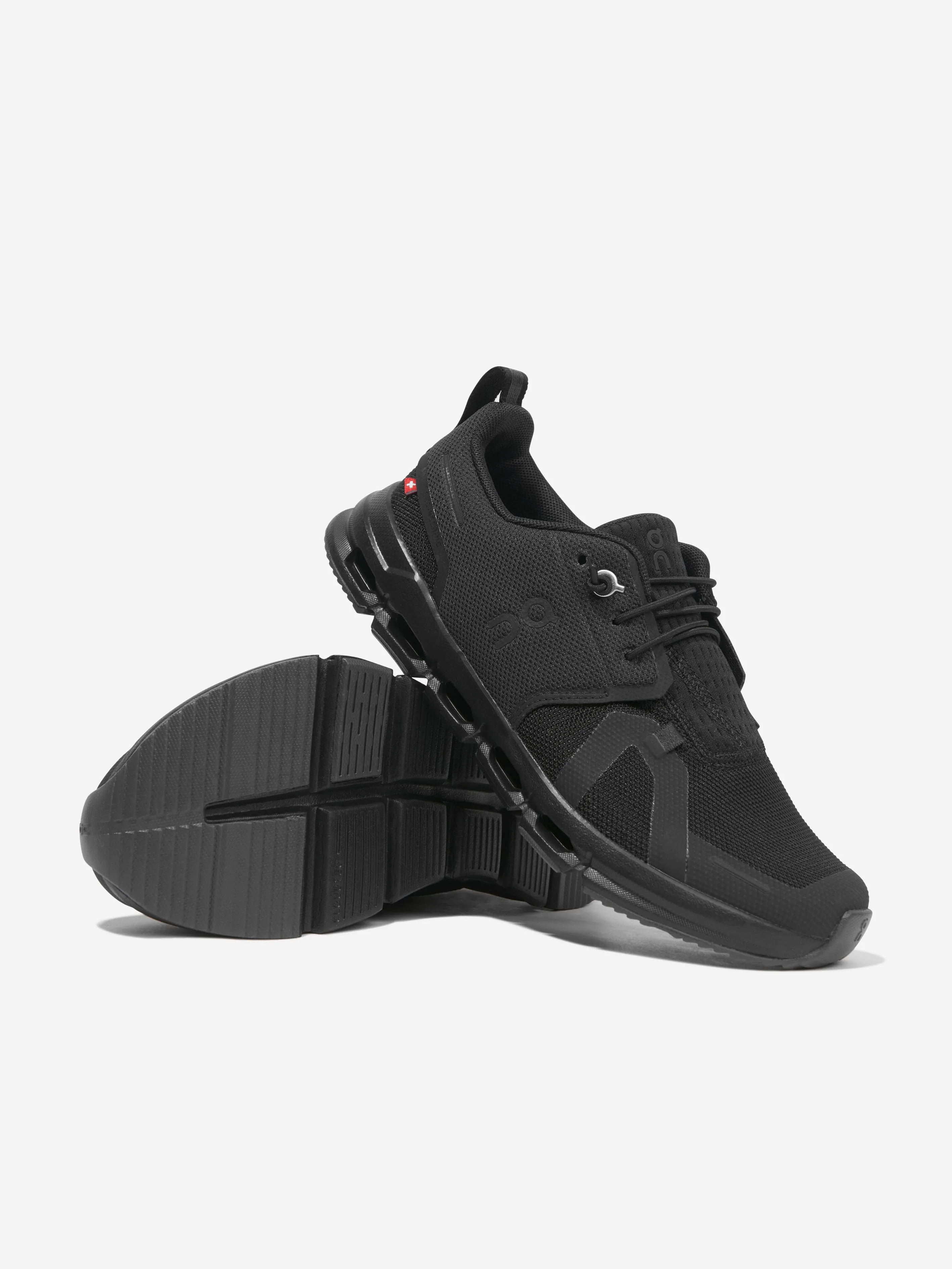 On Running Kids Cloud Sky Trainers in Schwarz