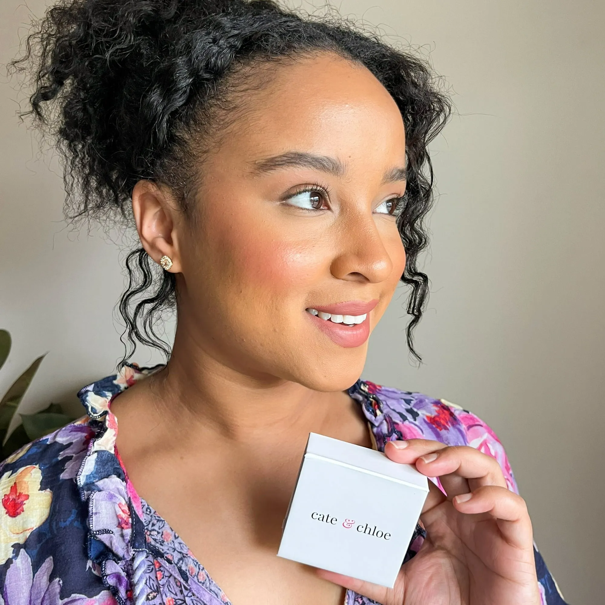 Ruth 18k Weißgold Halo Stecker Ohrringe mit Swarovski Kristallen