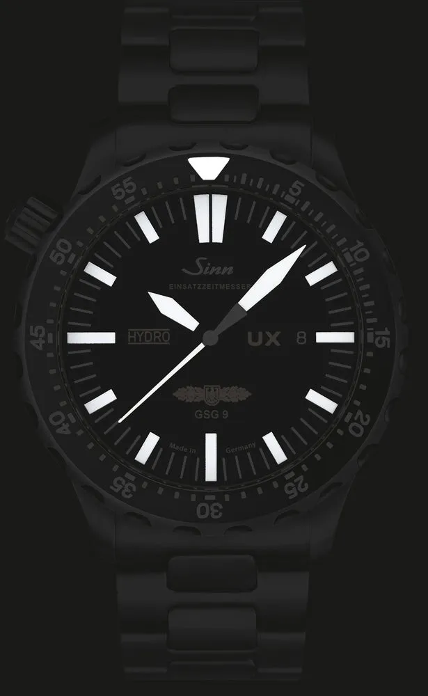 Sinn UX S GSG 9 EZM 2B Armbanduhr mit schwarzem Silikonband