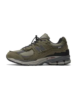 Sneaker in Wildleder Retrò 2002R Grün