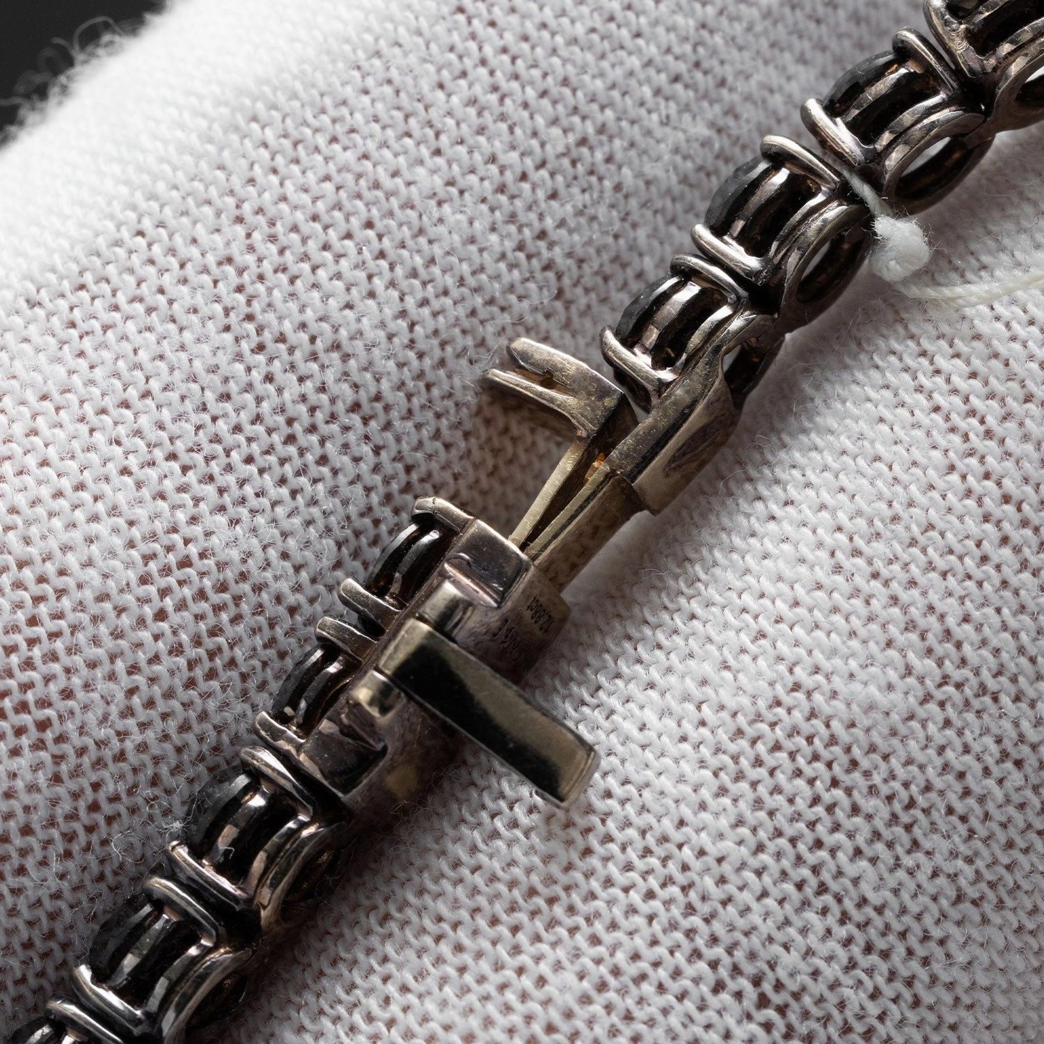 Tennis bracelet 750 white gold 37 black diamonds 21.09ct 19.5cm