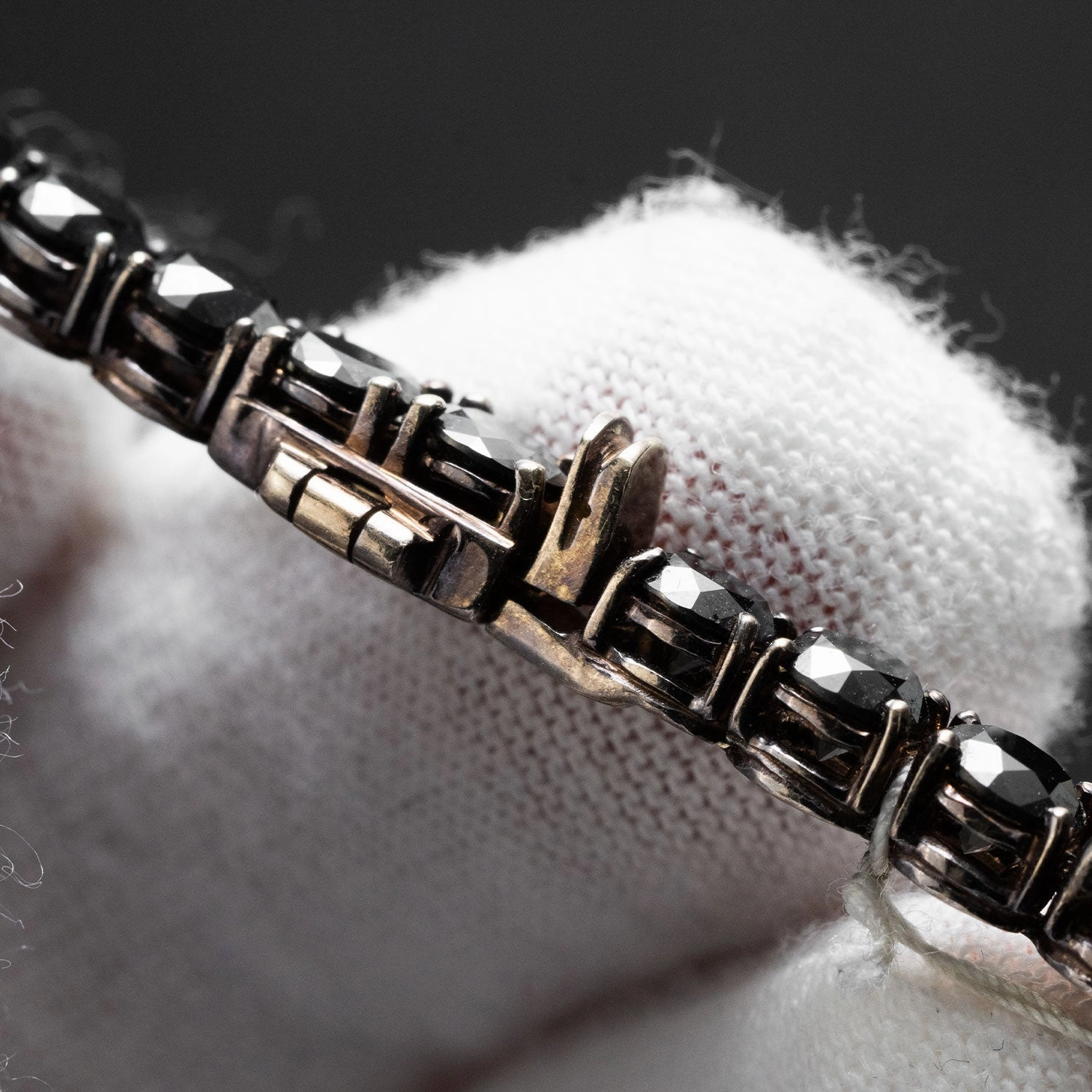 Tennisarmband 750 Weißgold 37 schwarze Diamanten 21,09ct 19,5cm