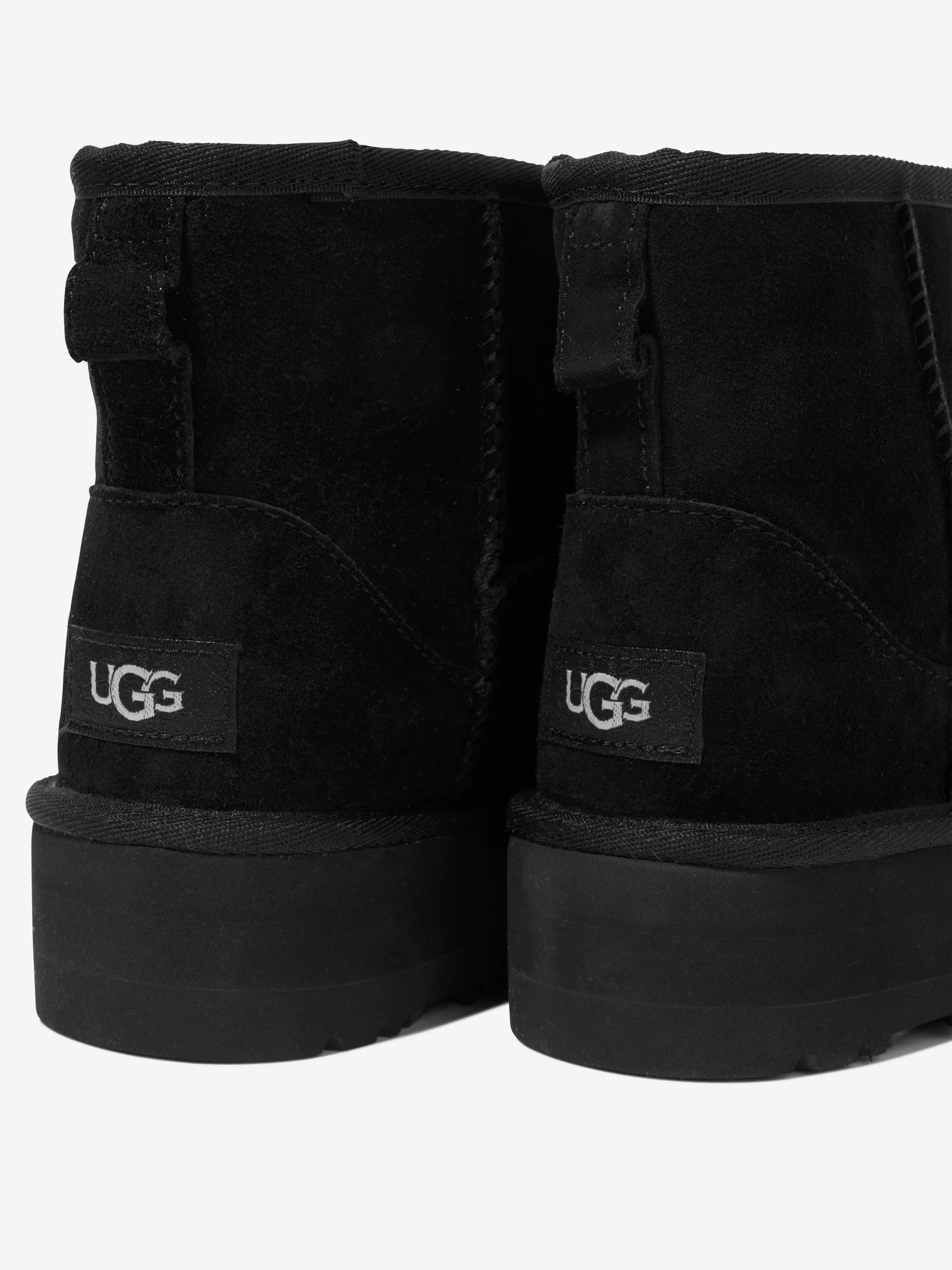 UGG Girls Classic Mini Platform Stiefel in Schwarz